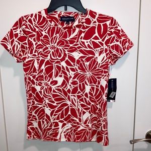Petite NWT red floral top. Jones New York Signature.